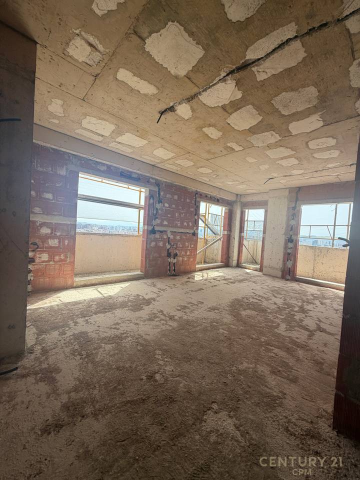 WE SELL 2+1 APARTMENT + PARKING SPACE AT ALUNA!