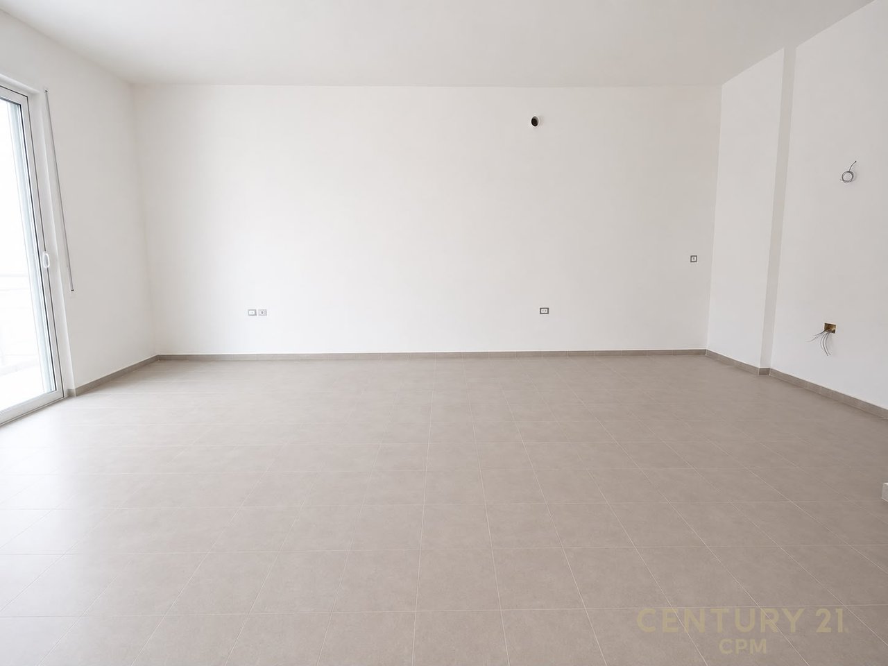PRANE LUNGOMARE SHESIM APARTAMENT 2+1 + POST PARKIMI EKSTRA