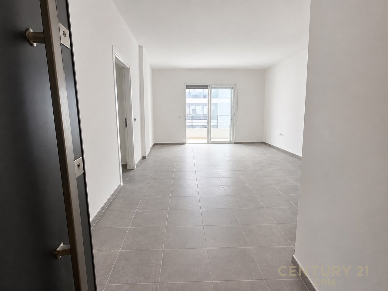 PRANE LUNGOMARE SHESIM APARTAMENT 2+1 + POST PARKIMI EKSTRA