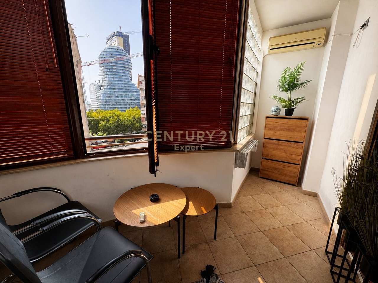 APARTMENT 2+1 FOR RENT IN THE CENTER !!!