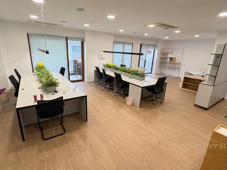 ZYRE ME QERA TE HILTON, PRANE DELIJORGJIT!