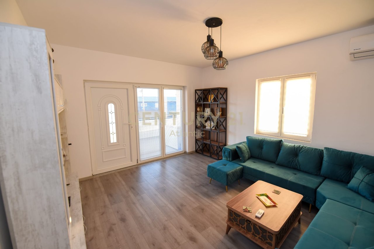 JEPET ME QERA KATI I DYTE I NJE VILE TEK URA E SHKOZETIT PRANE ROYAL GAS DURRES !