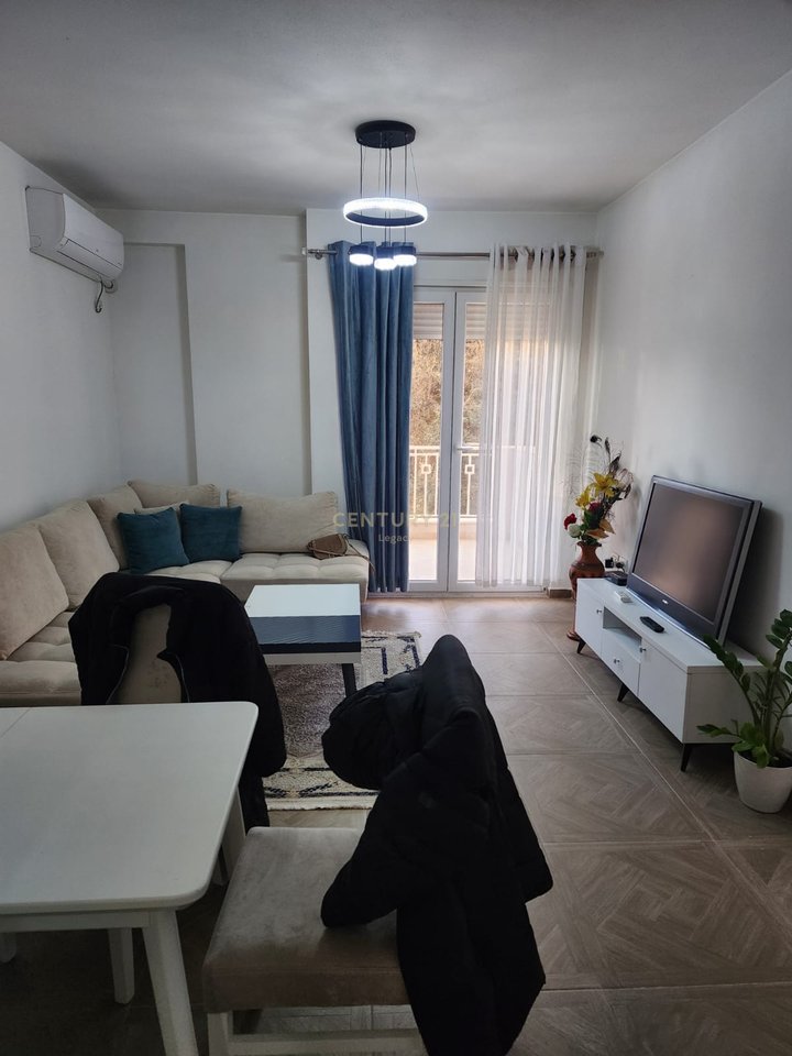 Jepet me qira apartament 2+1 në Rezidencën Platea