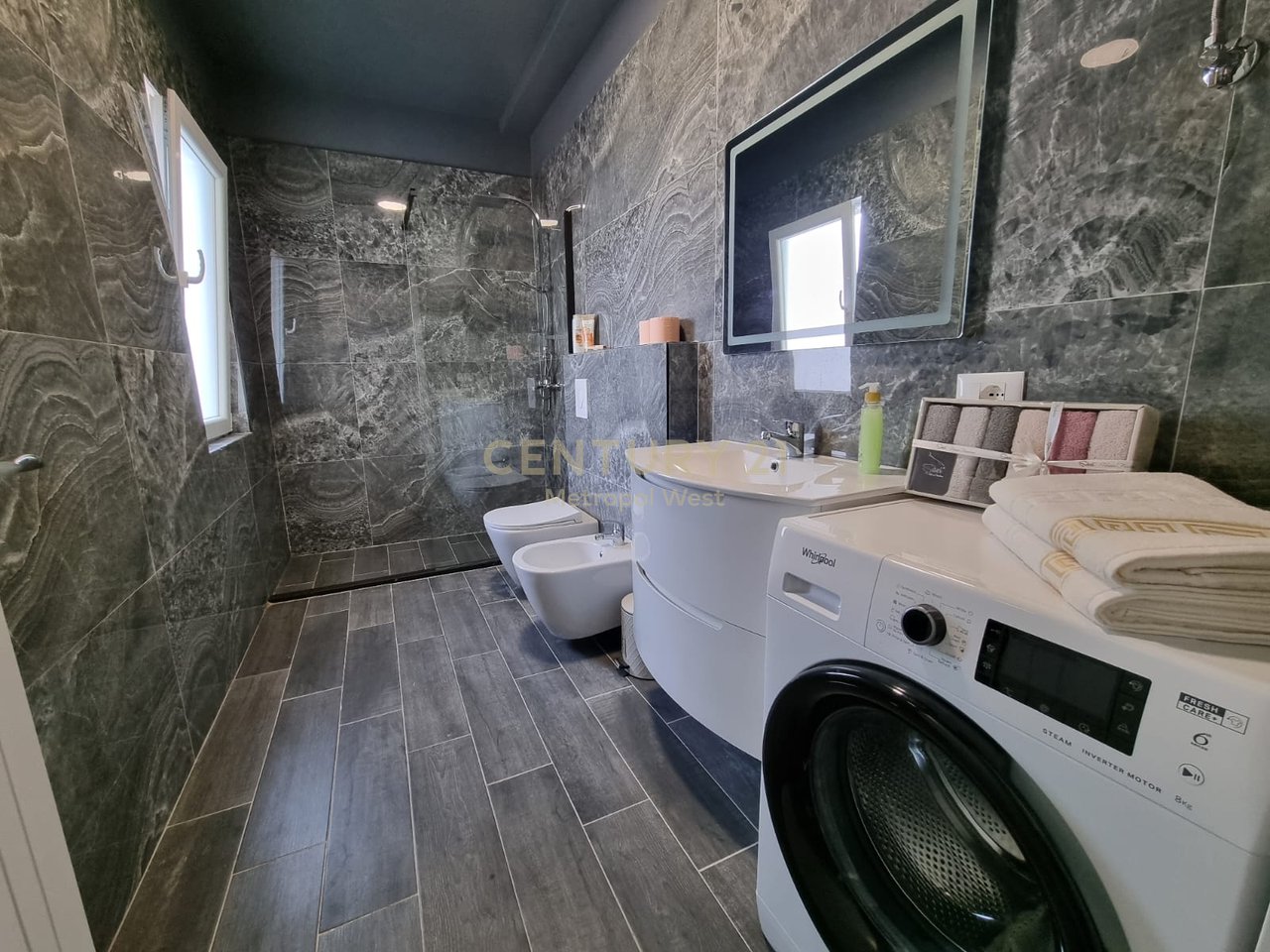 LUXURY APARTMENT FOR SALE 1+1 NEAR THE CENTER!