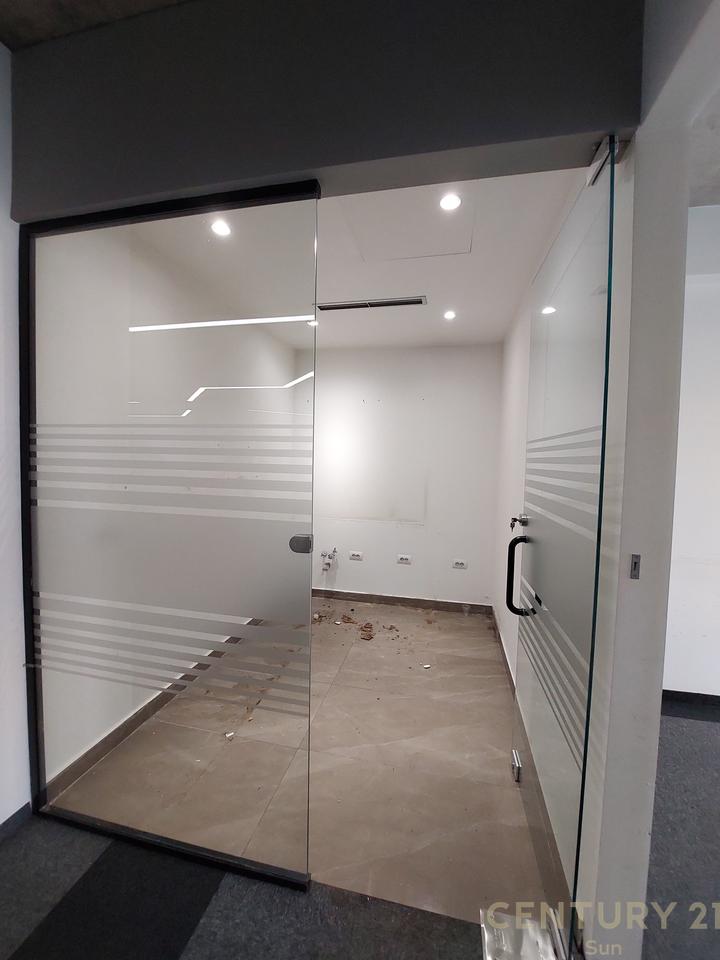 Locale Commerciale in Affitto 360 m2 – Via Kosovarëve, Tirana