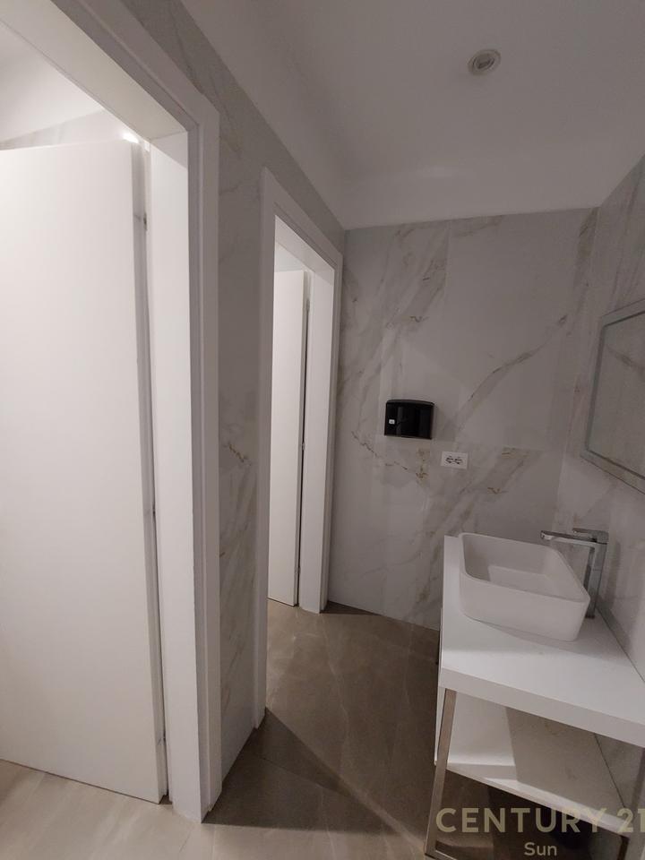 Locale Commerciale in Affitto 360 m2 – Via Kosovarëve, Tirana