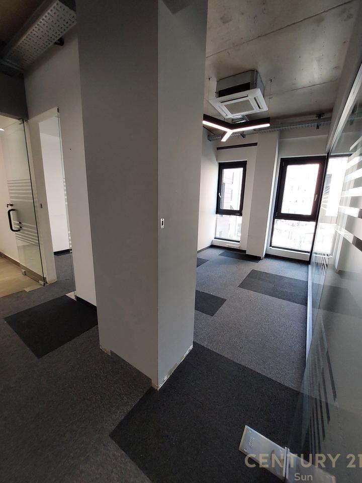 Locale Commerciale in Affitto 360 m2 – Via Kosovarëve, Tirana