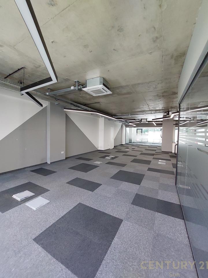 Locale Commerciale in Affitto 360 m2 – Via Kosovarëve, Tirana