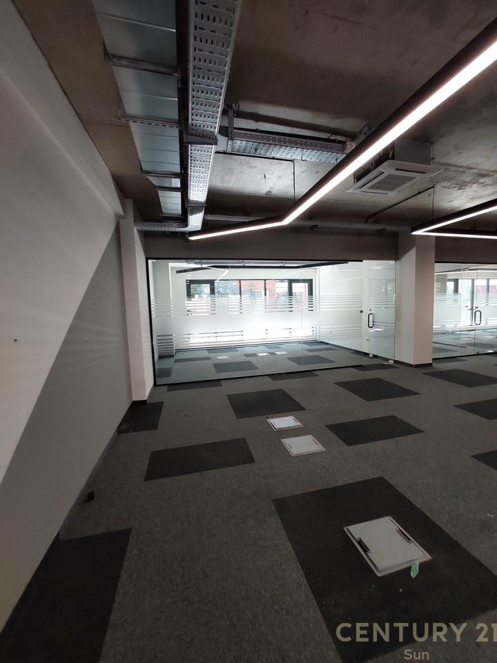 Locale Commerciale in Affitto 360 m2 – Via Kosovarëve, Tirana