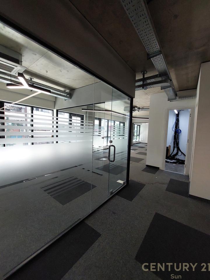 Locale Commerciale in Affitto 360 m2 – Via Kosovarëve, Tirana