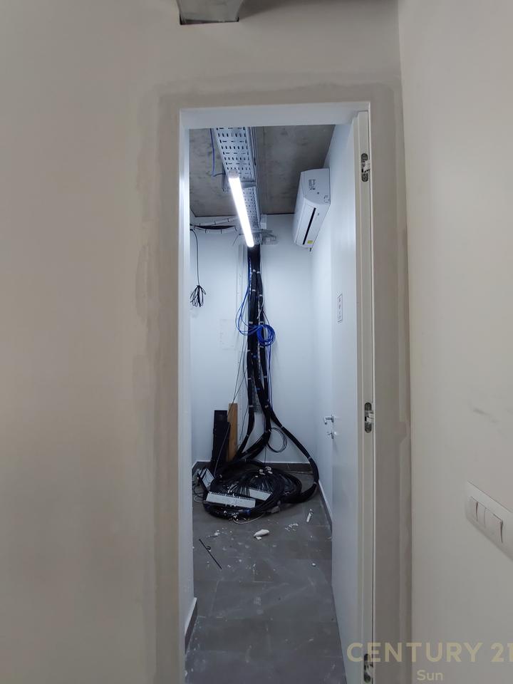 Locale Commerciale in Affitto 360 m2 – Via Kosovarëve, Tirana