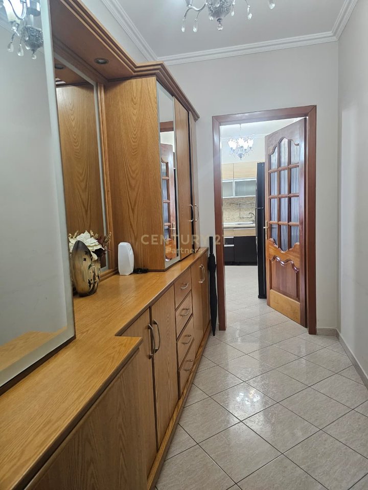 APARTAMENT 2+1 PËR QIRA – GLOBE, Ish Parku TIRANË