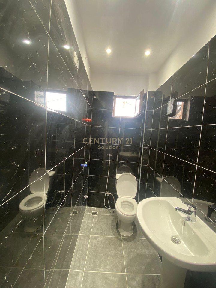 APARTAMENT 2+1+2 PER SHITJE PRANE 21 DHJETORIT