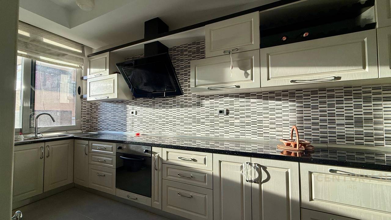 SHITET APARTAMENT 4+1 | MYSLYM SHYRI