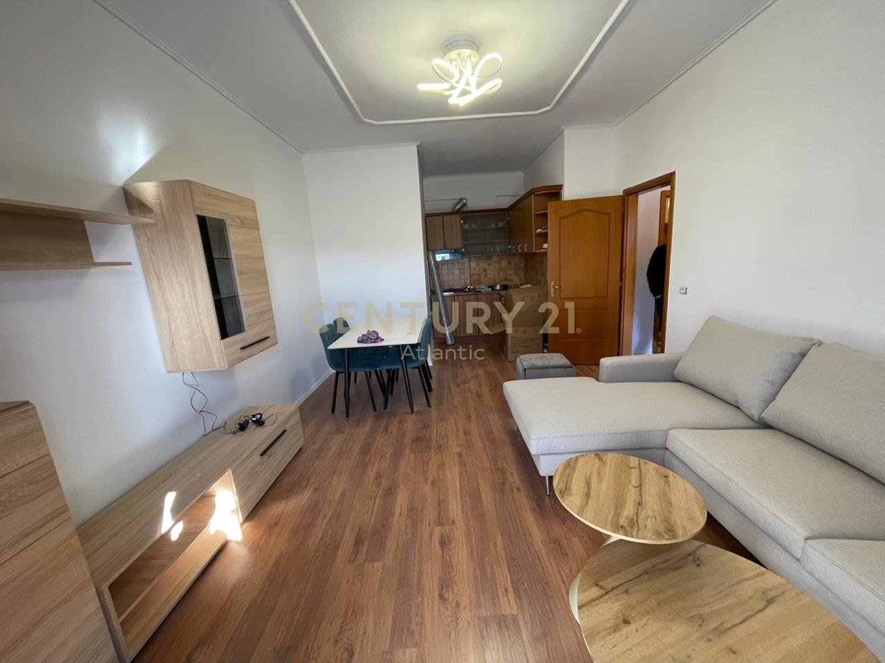 SHITET APARTAMENT 1+1 VIJA E TRETE NE PLAZH