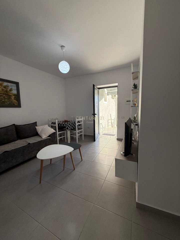 Apartament 2+1 me qira në lagjen “Kushtrim”