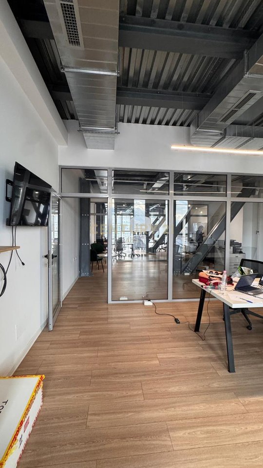 Space for rent – Paris Commune, near Kika 2!