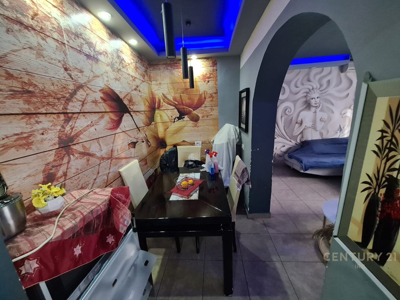 APARTAMENT 2+1 TEK 21 DHJETORI!