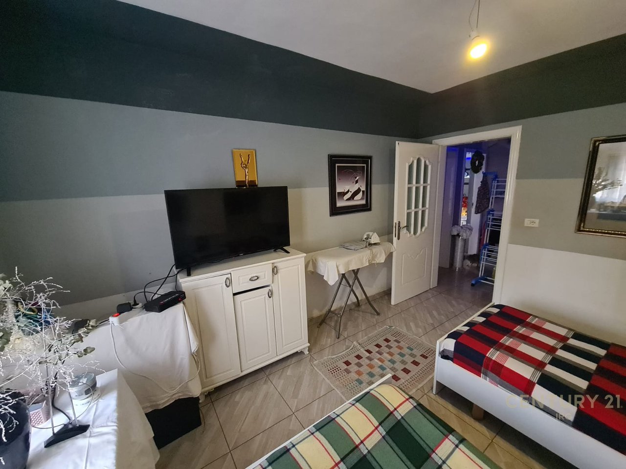 APARTAMENT 2+1 TEK 21 DHJETORI!