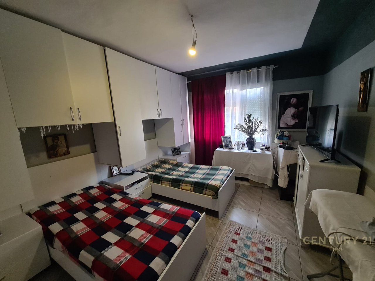 APARTAMENT 2+1 TEK 21 DHJETORI!