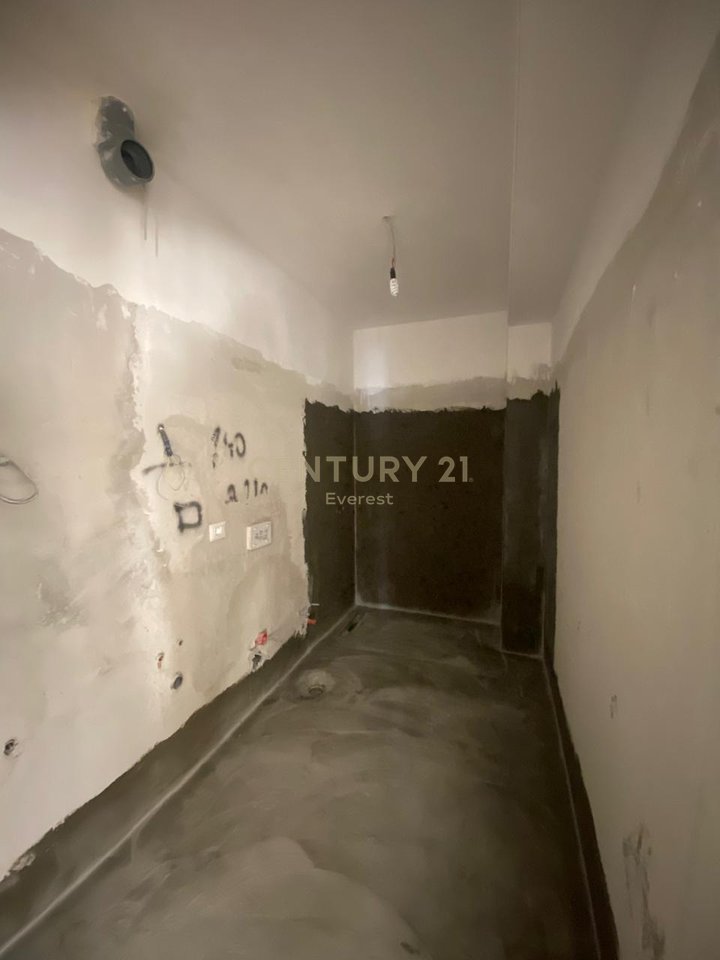 KODRA E DIELLIT 2, SHESIM APARTAMENT 3+1+2 ME VERANDE