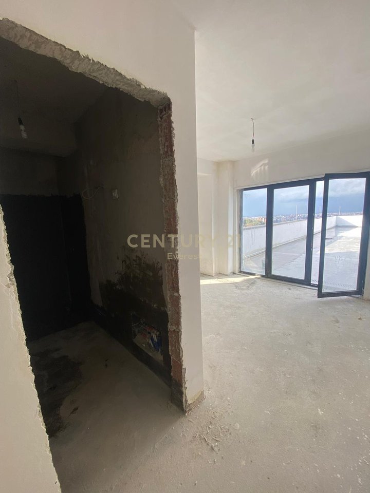 KODRA E DIELLIT 2, SHESIM APARTAMENT 3+1+2 ME VERANDE