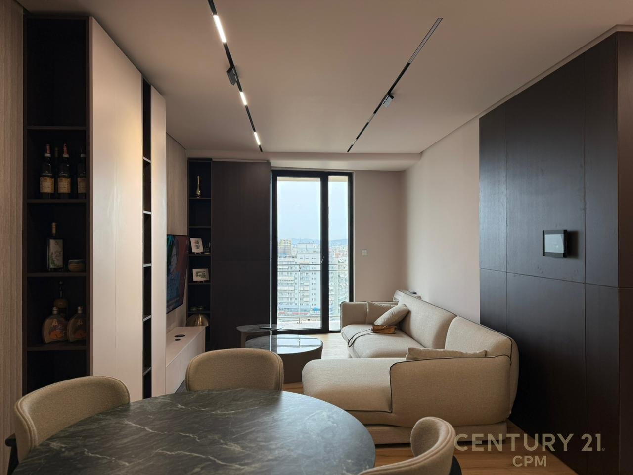 APARTAMENT 1+1 ME QIRA TEK GOLDEN TOWER RR, MINE PEZA!
