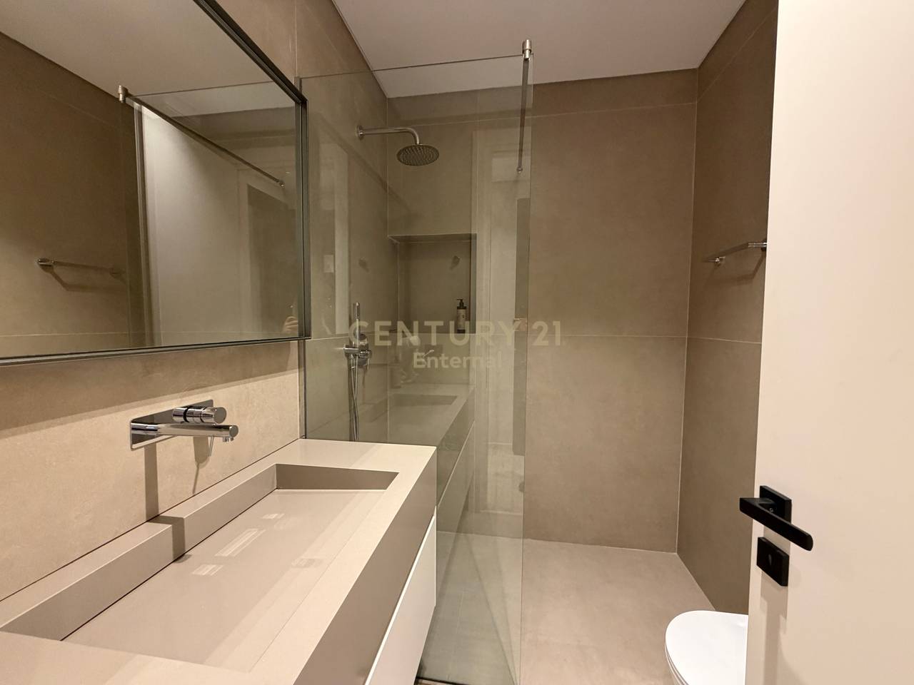 3 Apartments for Sale on 'Gjimnazi Partizani' Street