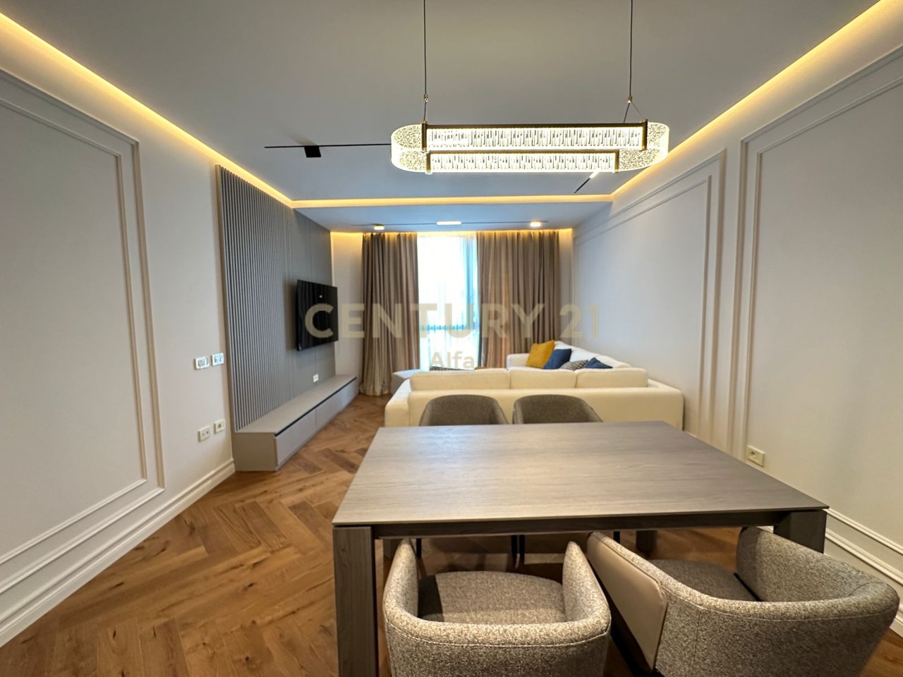 Apartament Luksoz 3+1+2 + Post Parkimi per Qira tek "Golden Residence"!