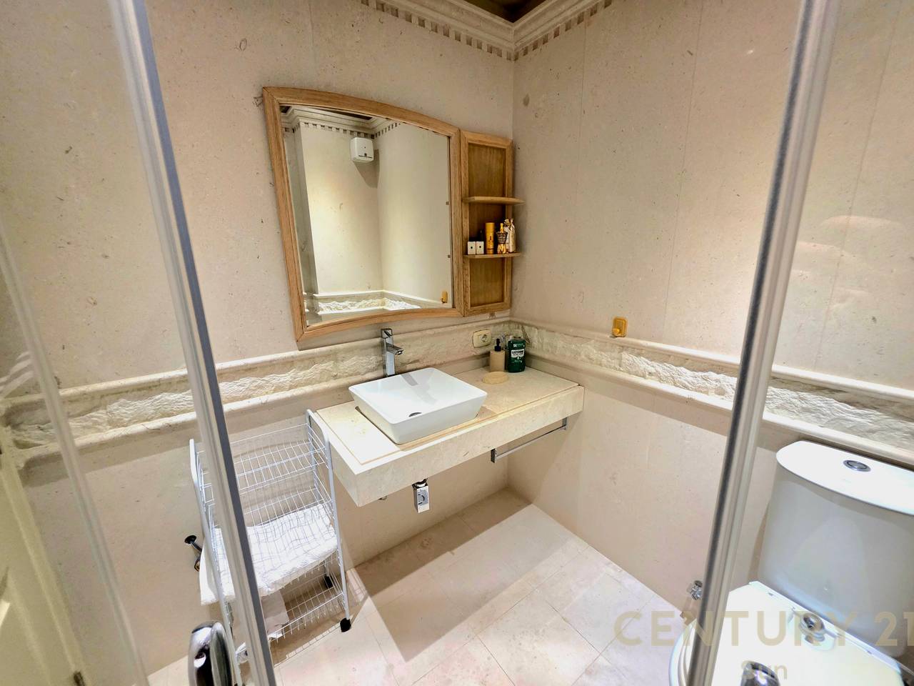 APPARTAMENTO 2+1+POSTO AUTO VICINO AL LAGO.