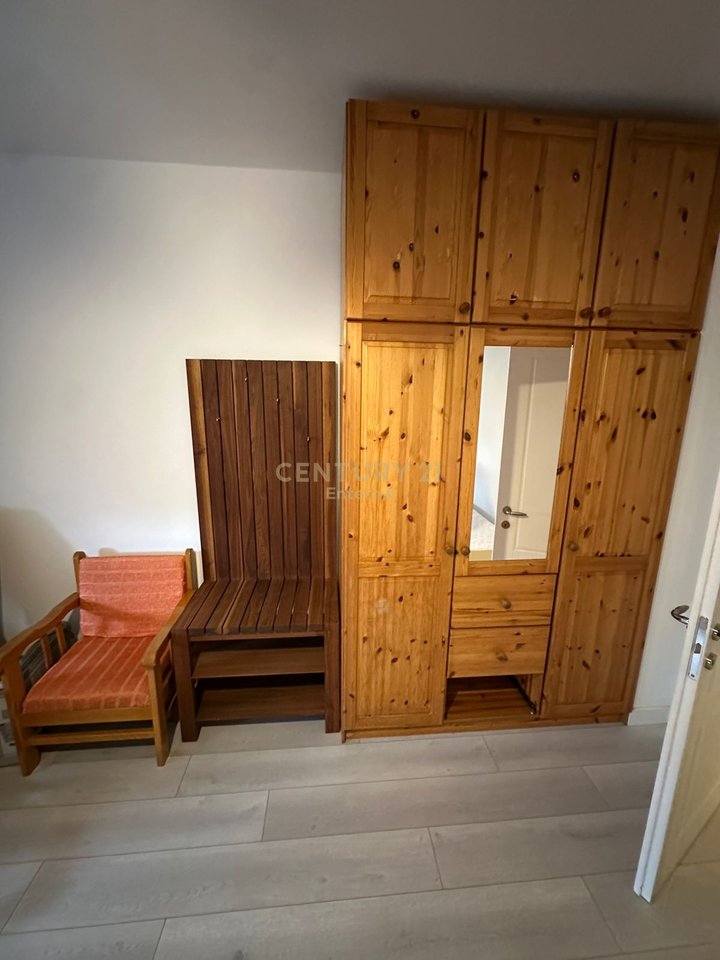 Bllok - Jepet me qera 2+1+2 prane Juvenilja