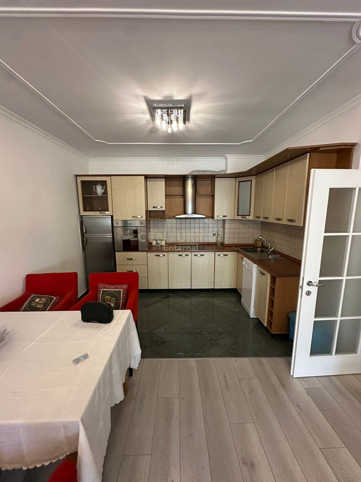 Bllok - Jepet me qera 2+1+2 prane Juvenilja