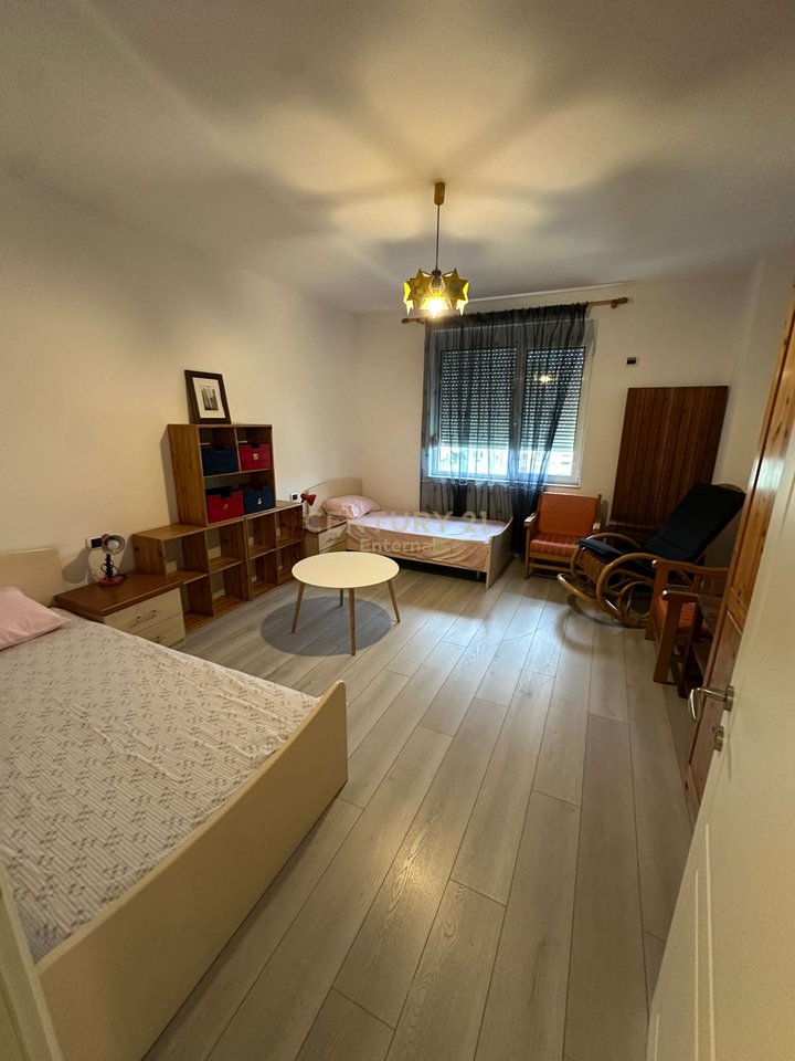 Bllok - Jepet me qera 2+1+2 prane Juvenilja