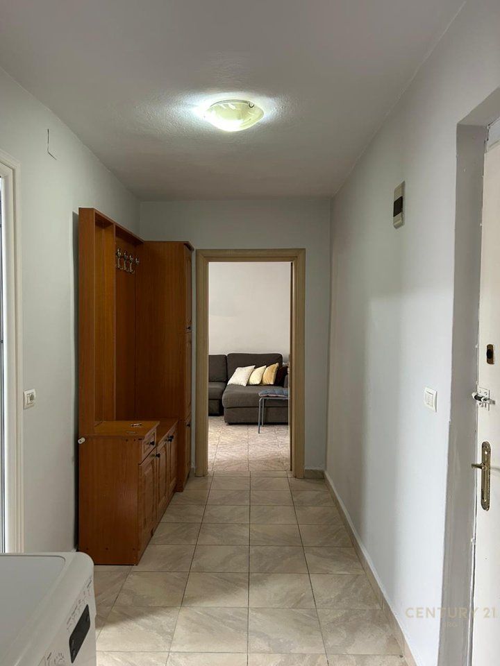 JEPET ME QERA APARTAMENT 1+1 TE XHAMIA E TABAKËVE.