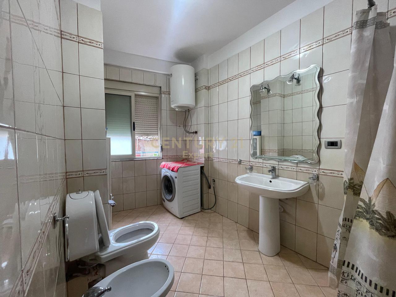 IN AFFITTO APPARTAMENTO 1+1+STUDIO IN VIA DURRESI!