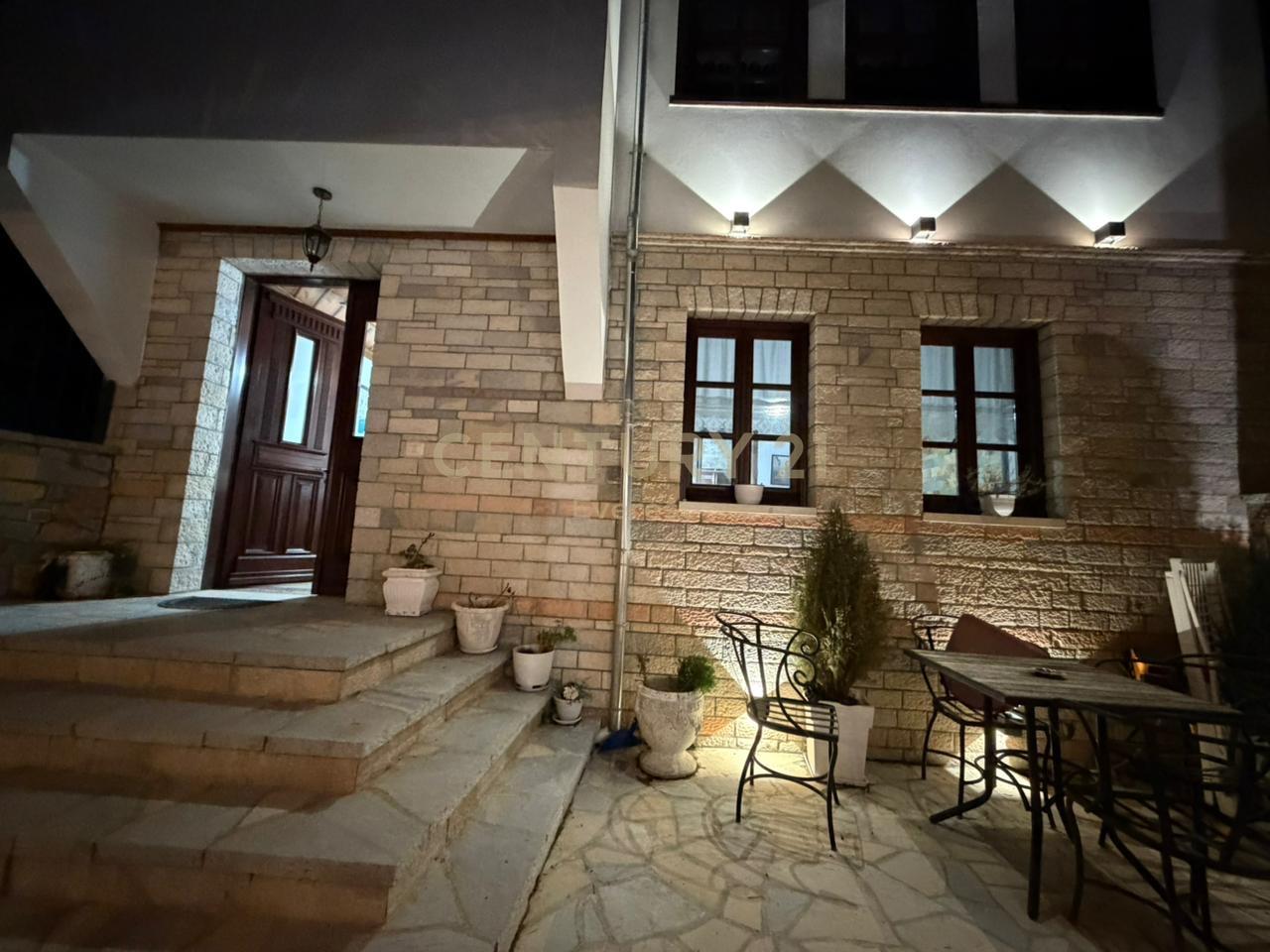 GJIROKASTER, HOTEL FOR SALE!