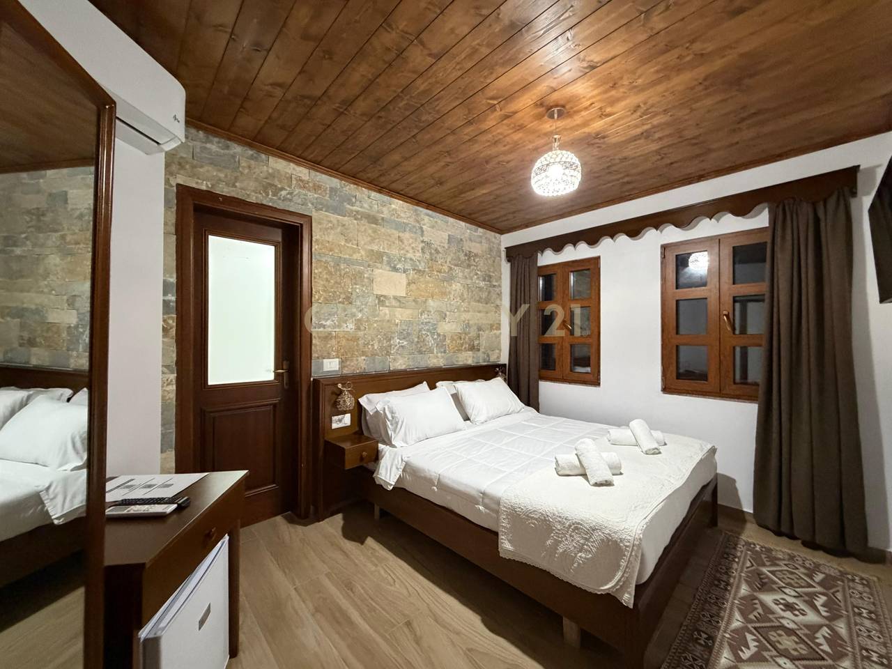 GJIROKASTER, HOTEL FOR SALE!