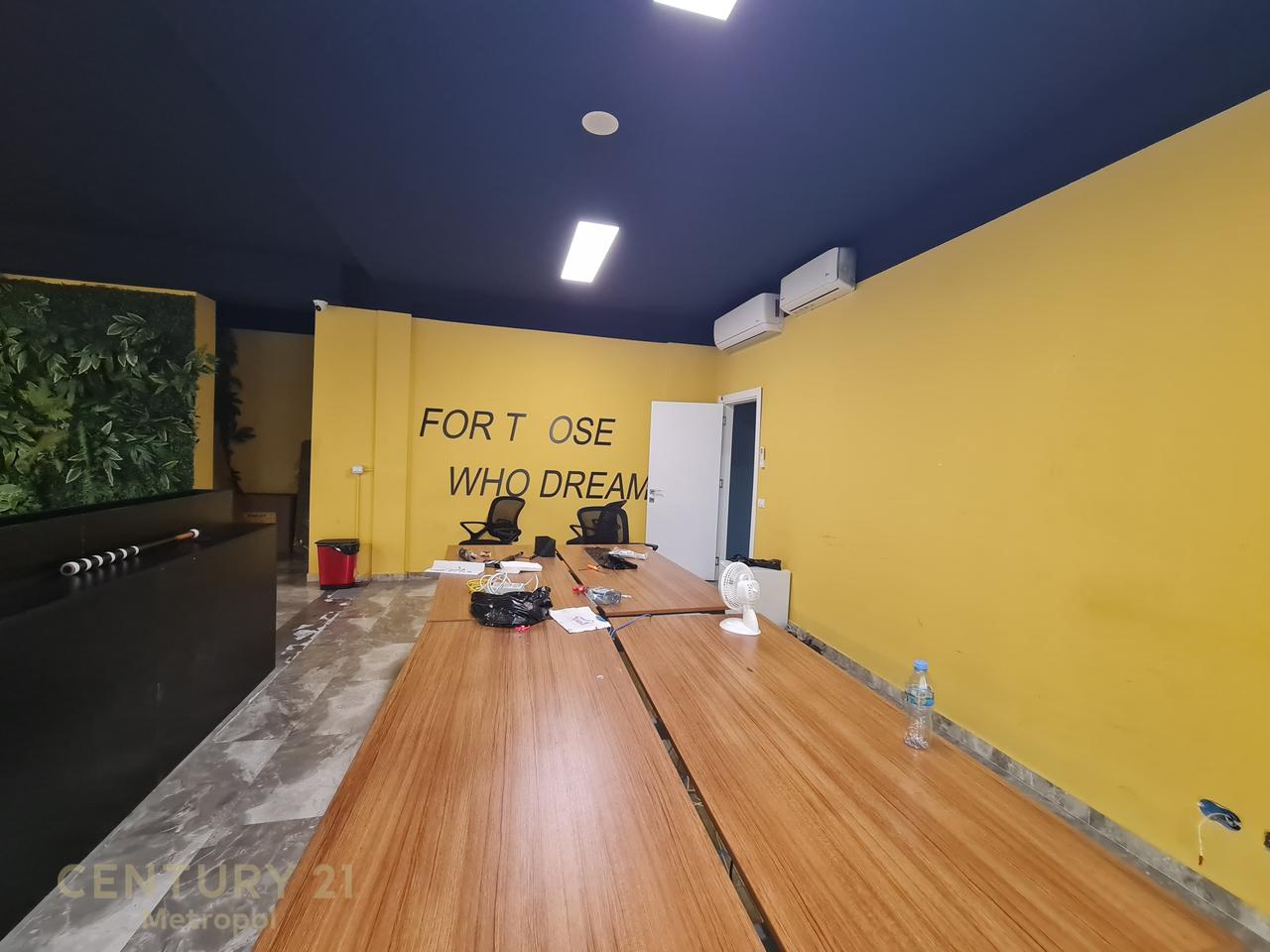 FOR RENT COMMERCIAL SPACE 400m, ASTIR!