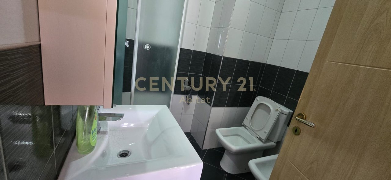 Apartament 2+1 per qira ne zonen e Ali Demit