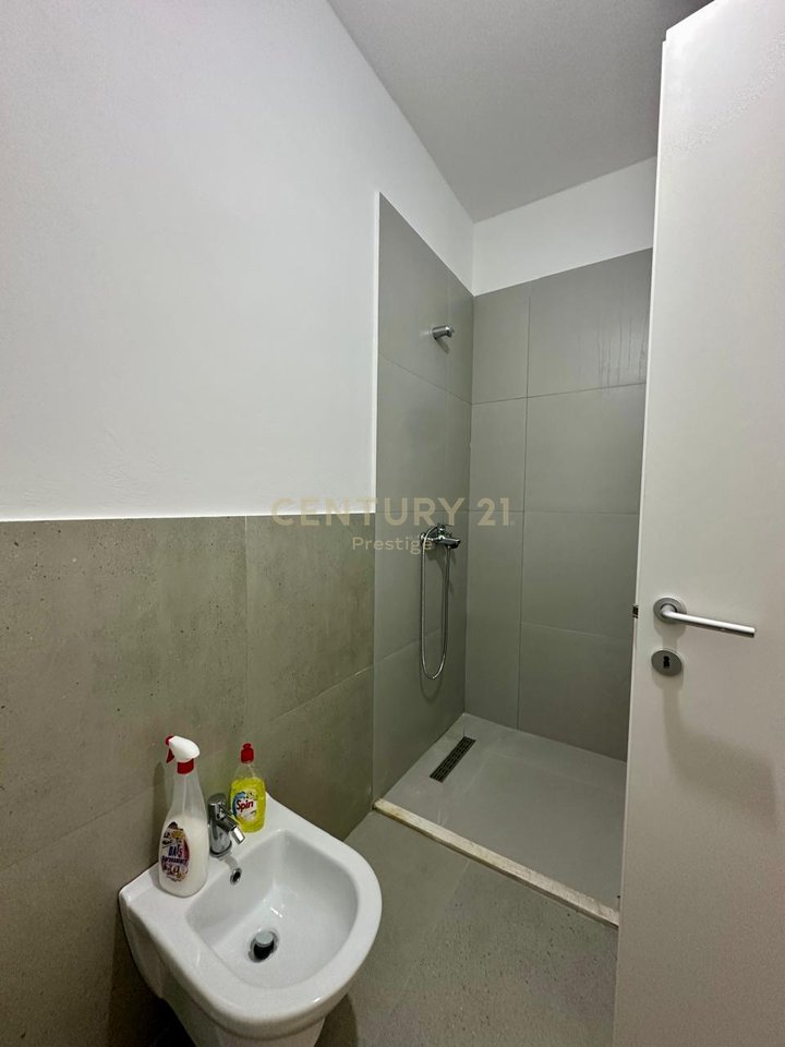 APARTAMENT 1+1 ME QIRA, PAS AMBASADES AMERIKANE, TIRANE!