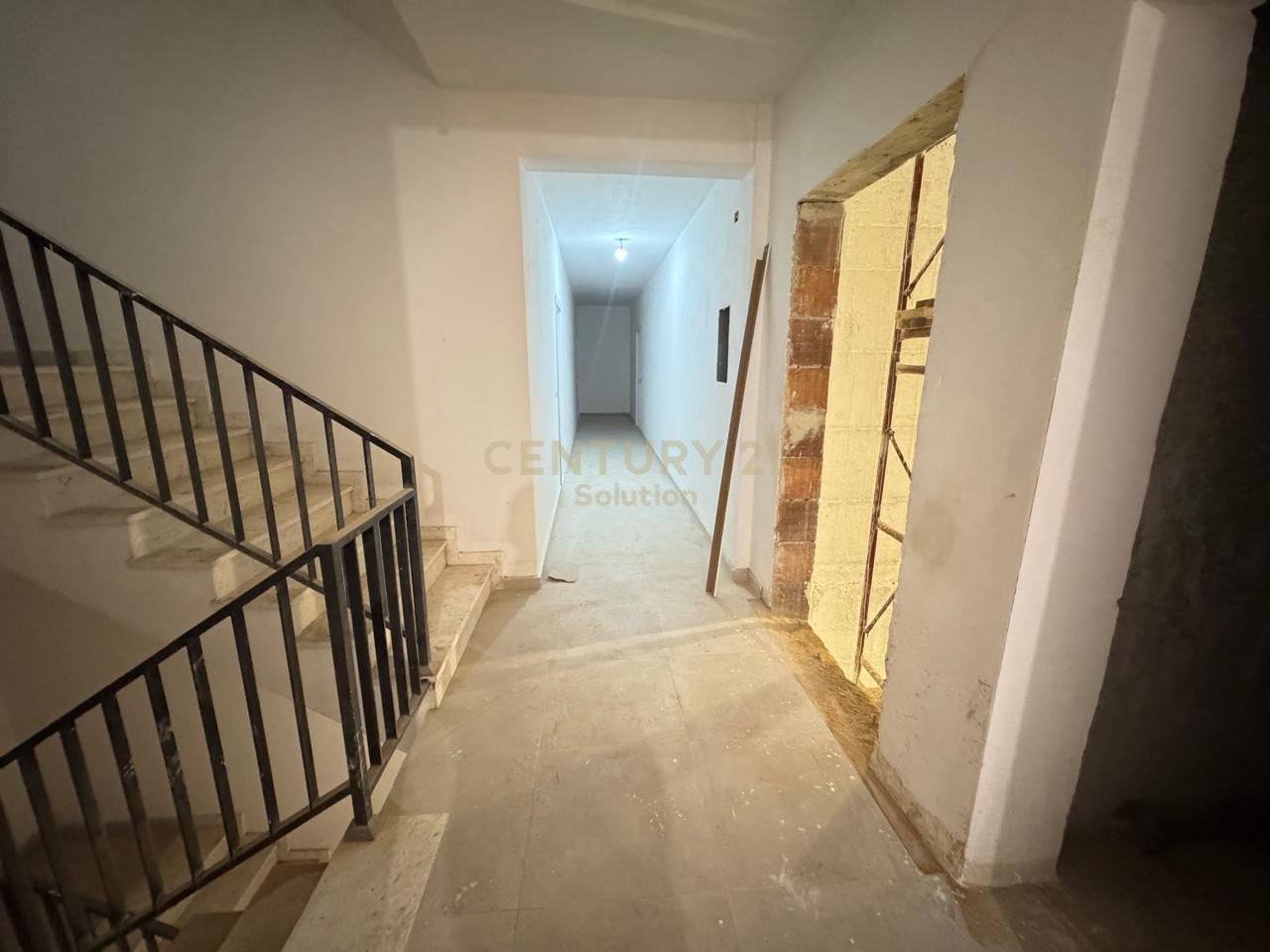 APARTAMENT 1+1 + POST PARKIMI TIRANA ENTRY 2
