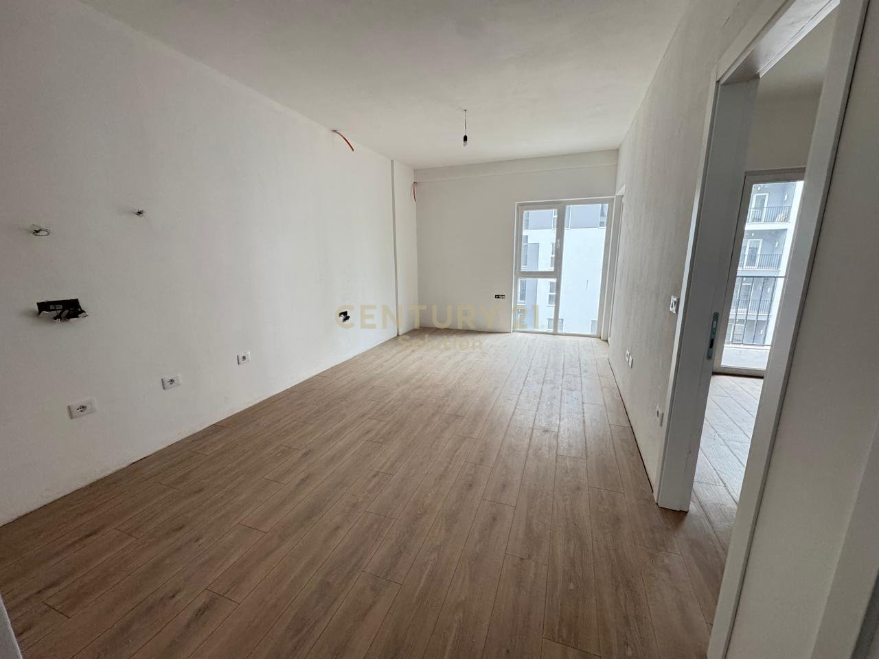 APARTAMENT 1+1 + POST PARKIMI TIRANA ENTRY 2