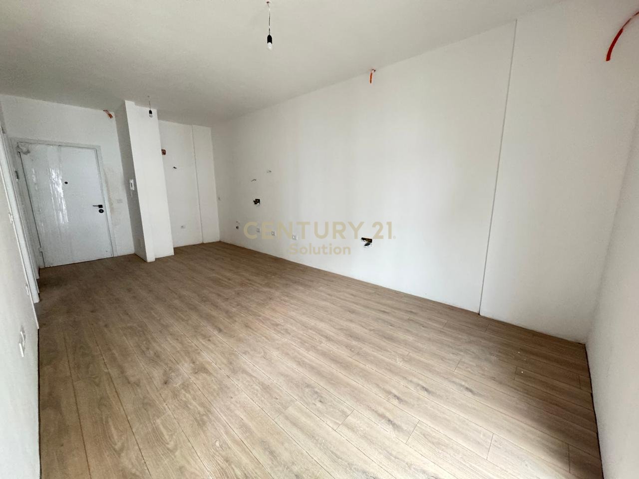 APARTAMENT 1+1 + POST PARKIMI TIRANA ENTRY 2