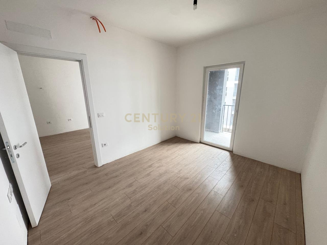 APARTAMENT 1+1 + POST PARKIMI TIRANA ENTRY 2