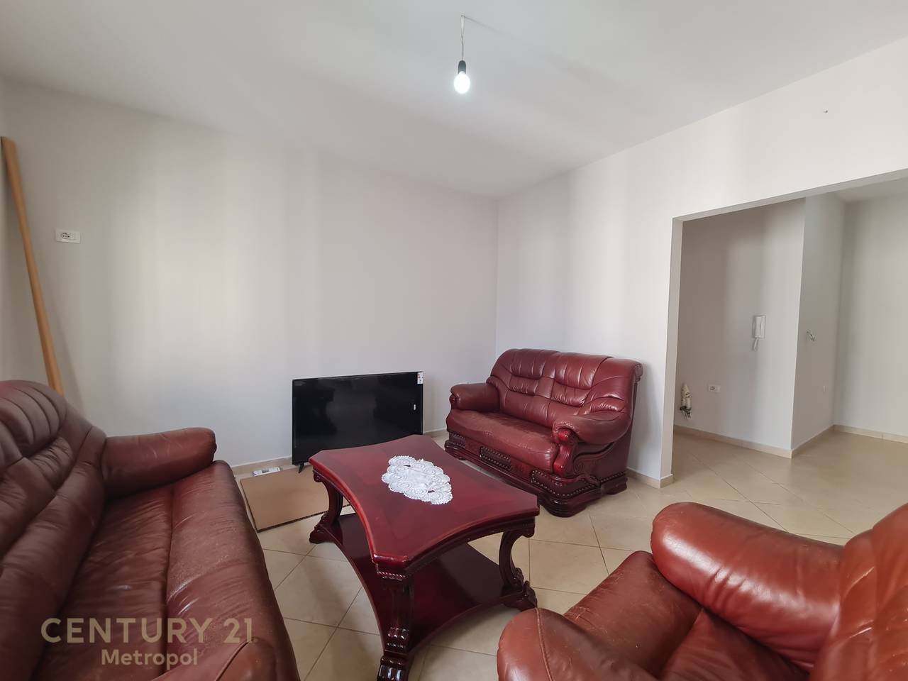 OFROJ PER QIRA KAT VILE, PRANE MANGALEM 21!