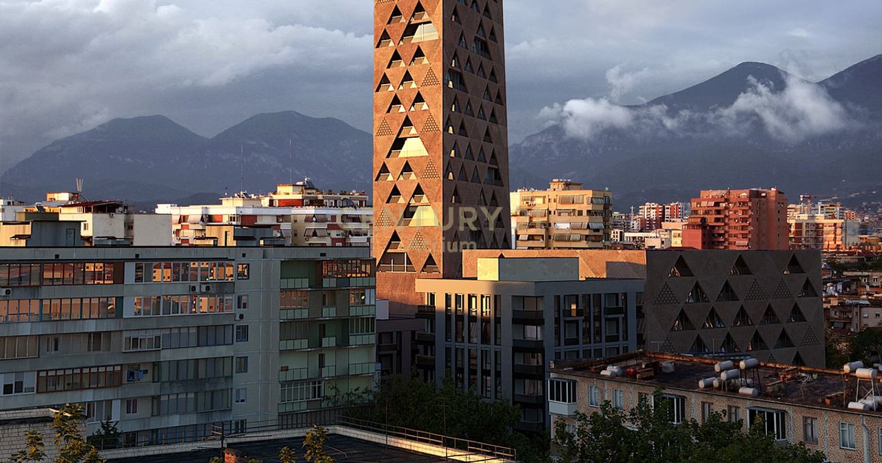 SHITET POST PARKIMI TEK TIRANA TOWER NE PORCELAN!