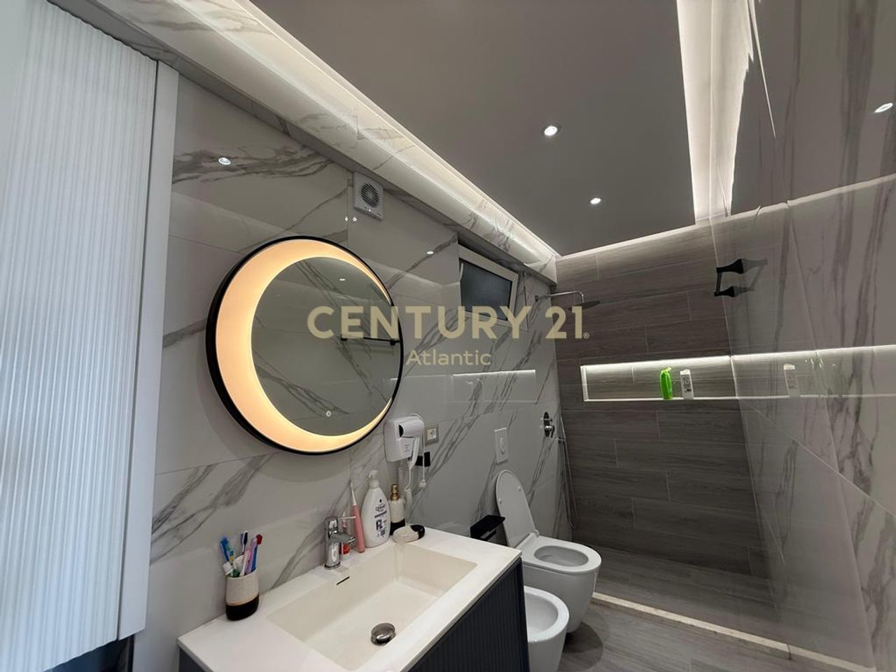 SUPER VILLA FOR RENT IN THE FORMER KENETE DURRES!