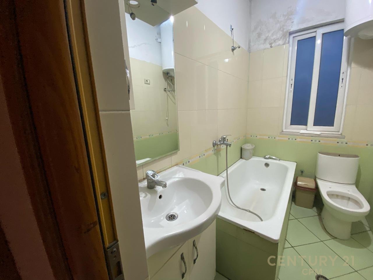DO NOT MOVE NEAR UNIV. MARIN BARLETI, RENT VILLAS 3+1+YARD FOR LIVING OR BUSINESS
