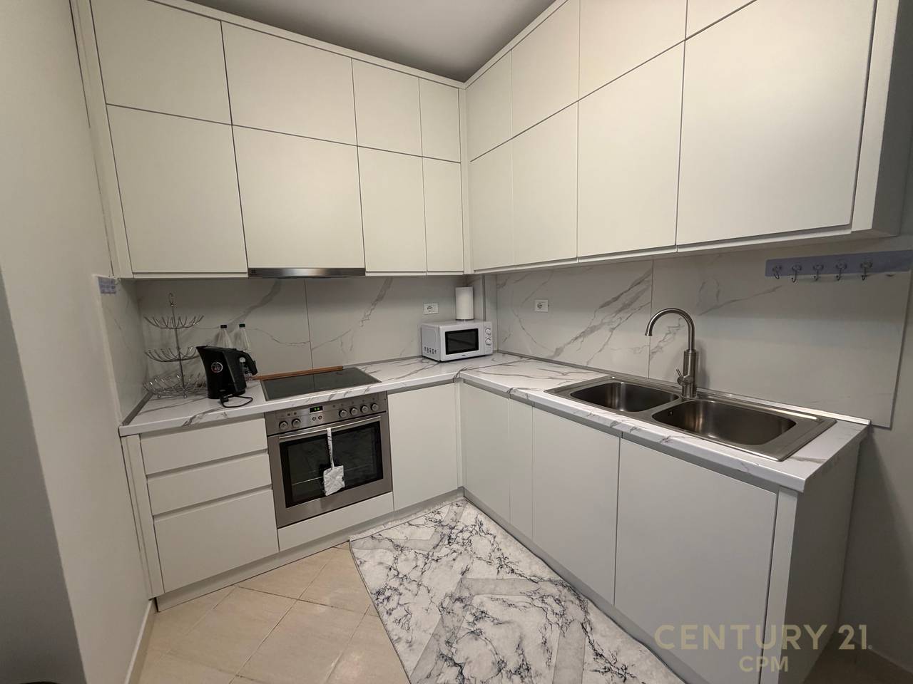 JAPIM APARTAMENT ME QIRA TEK KODRA E DIELLIT!