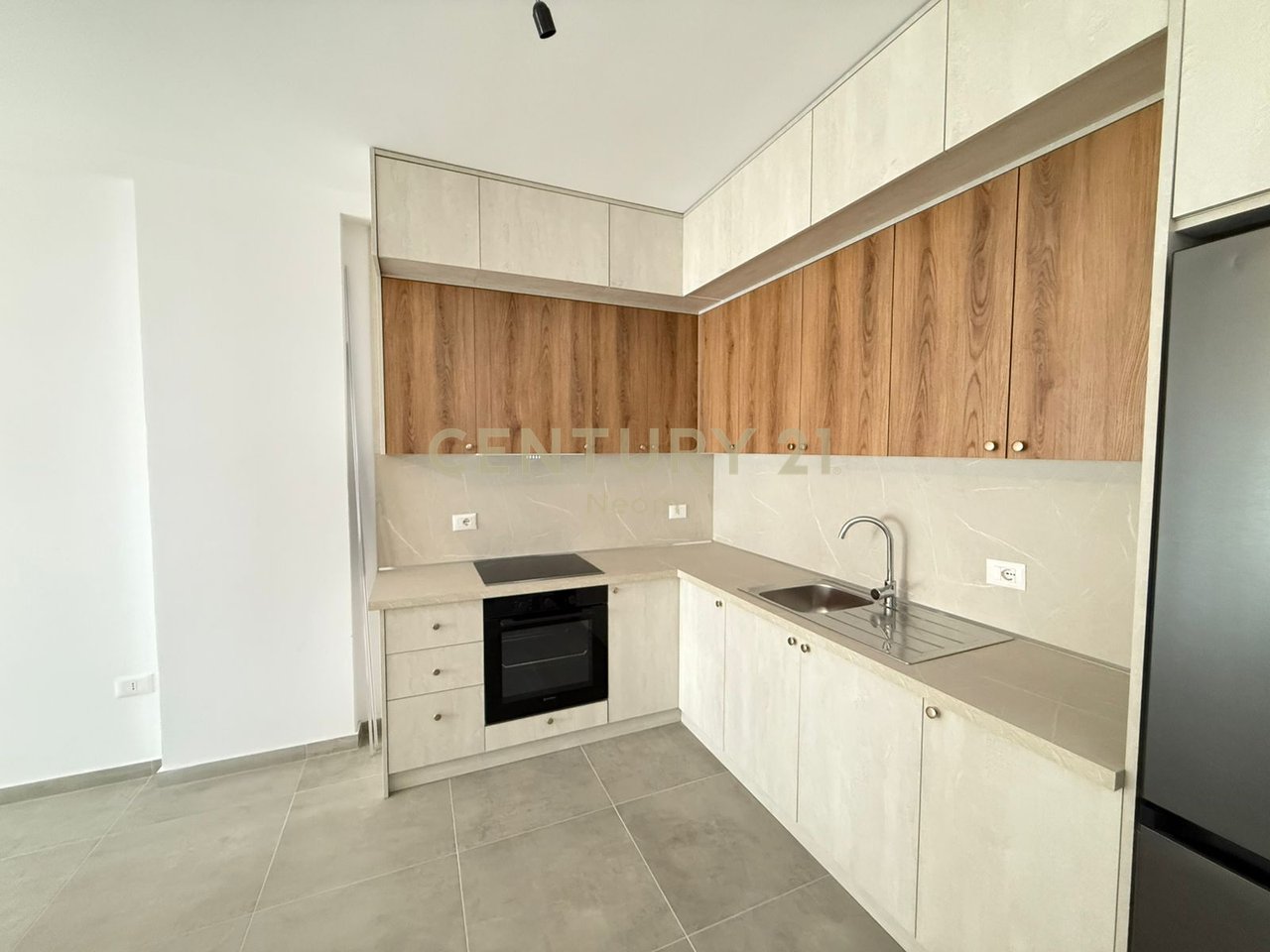 Jepet me qira apartament 1+1 – MET Invest, Liqeni i Thatë